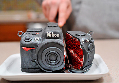 Nikon-D700-DSLR-Cake